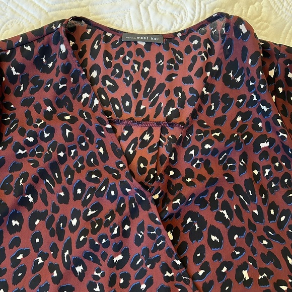 West Kei Leopard Print‎ Hi-Low Flounce Top, SZ M, 3/4 Tie Sleeve, EUC - Picture 5 of 7